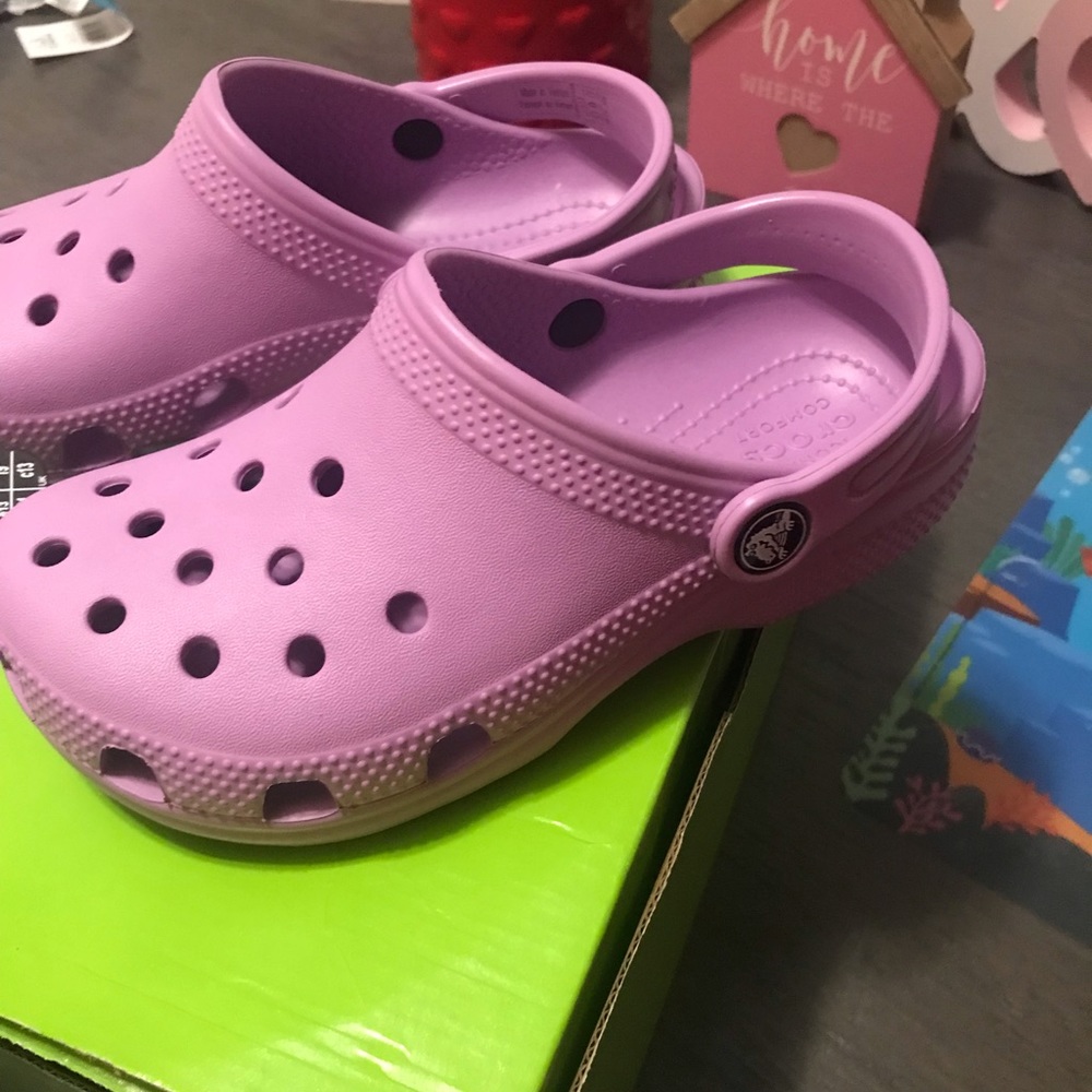 Kids Crocs ! Brand new 💕🐊